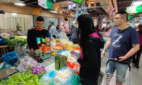我能想到最浪漫的事,就是下班陪你一起去逛菜市场