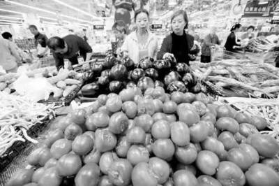 商务部:1至4月网络零售同比增长25.9%